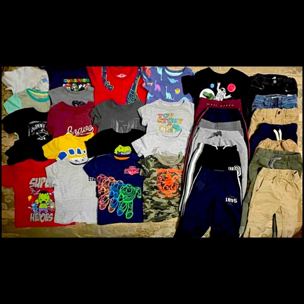 **SOLD**2T Boys clothing